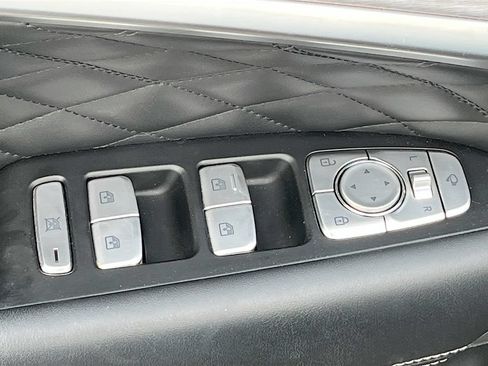 Used 2019 Genesis G70 3.3T Advanced w/ Prestige Package RWD image 18