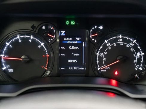 Used 2022 Toyota 4Runner SR5 Premium w/ Moonroof Package AWD/4WD image 17