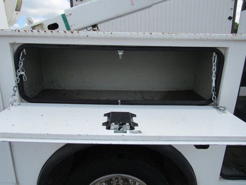 Used 2017 Ford F550 2WD Crew Cab Super Duty image 21