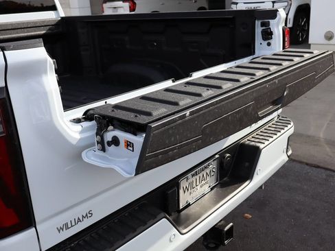 New 2026 GMC Sierra 2500 Denali w/ Denali Reserve Package AWD/4WD image 9