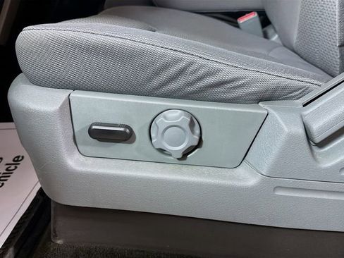 Used 2012 Ford F150 XLT w/ XLT Chrome Pkg image 19