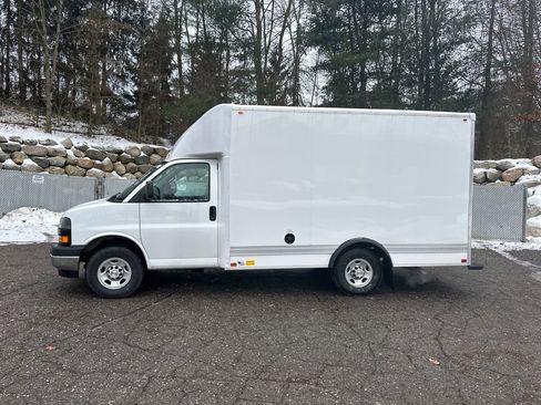 New 2025 Chevrolet Express 3500 w/ Power Convenience Package image 2