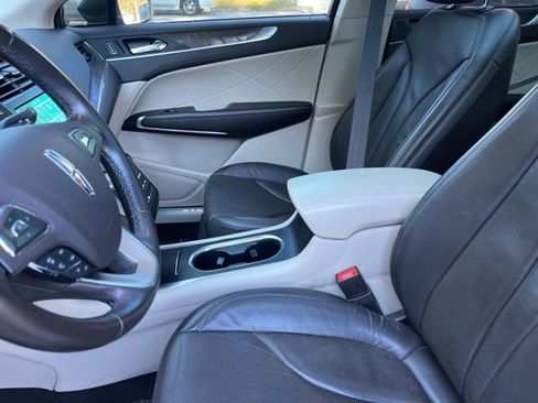 Used 2019 Lincoln MKC Reserve image 9