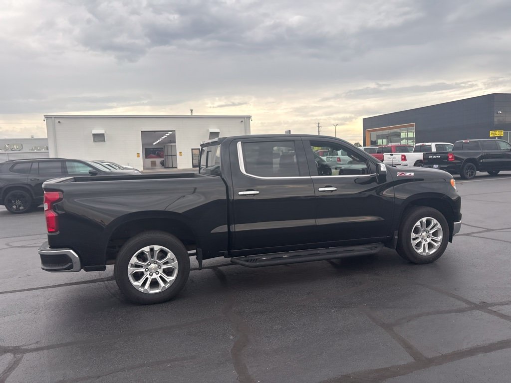Used 2023 Chevrolet Silverado 1500 LTZ AWD/4WD image 13