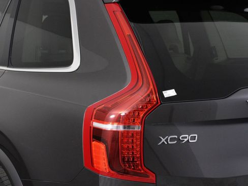 Certified 2024 Volvo XC90 T8 Plus w/ Protection Package Premier image 18