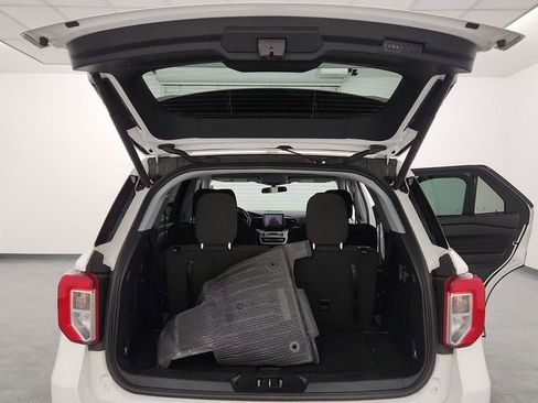 Used 2023 Ford Explorer XLT image 24