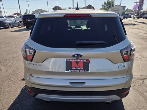 Used 2017 Ford Escape SE AWD/4WD image 4