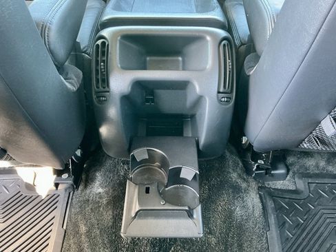 Used 2002 Chevrolet Avalanche 4x4 w/ Off-Road Suspension Pkg image 32