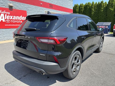 Used 2025 Ford Escape ST-Line Select AWD/4WD image 3