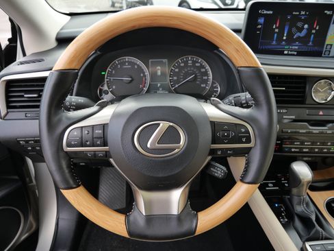 Used 2021 Lexus RX 350L Premium w/ Premium Package image 27