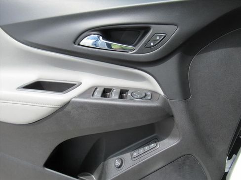 Used 2019 Chevrolet Equinox Premier FWD image 21
