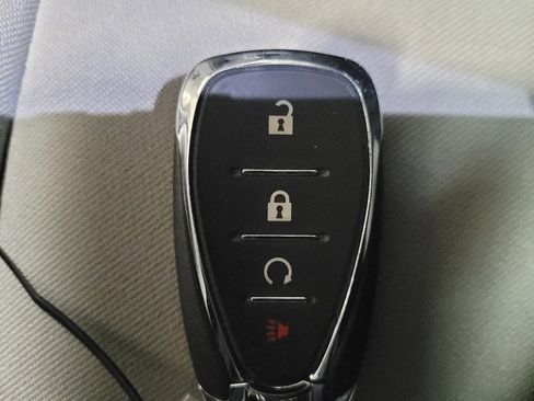 Used 2020 Chevrolet Equinox LS image 32