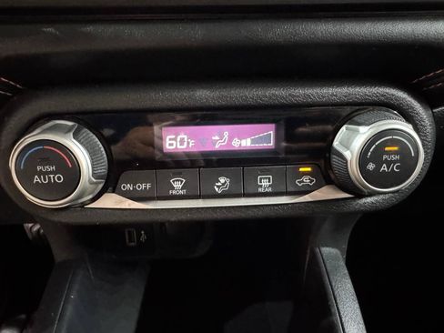 Used 2020 Nissan Versa SR FWD image 26