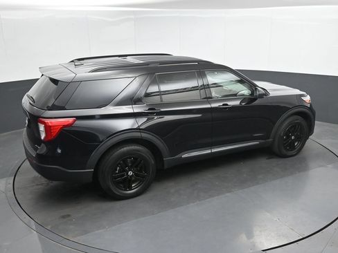 Used 2023 Ford Explorer XLT w/ Equipment Group 202A AWD/4WD image 31