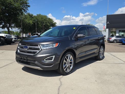 Used 2018 Ford Edge Titanium w/ Equipment Group 302A AWD/4WD image 4