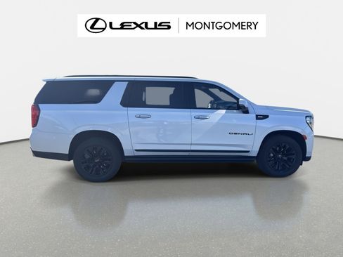 Used 2022 GMC Yukon XL Denali image 6