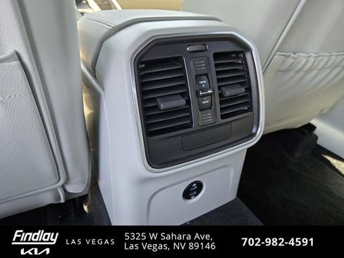 Used 2022 Porsche Macan S AWD/4WD image 16