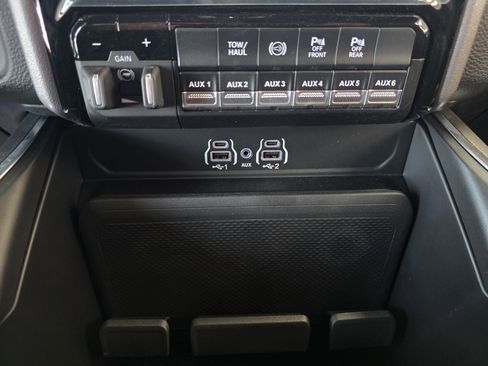 New 2026 RAM 2500 Big Horn AWD/4WD image 12