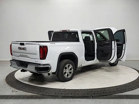 Used 2025 GMC Sierra 1500 SLT image 15