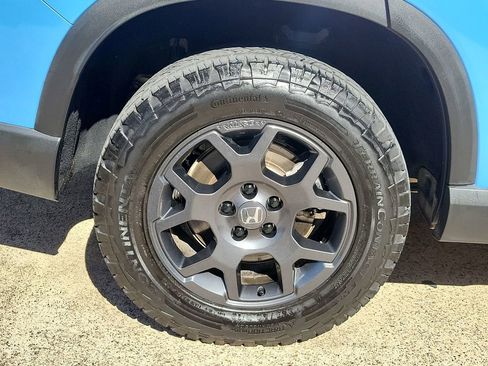 Used 2025 Honda Pilot TrailSport image 32