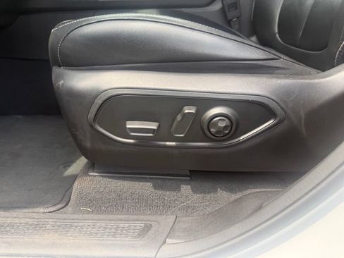 Used 2023 Jeep Grand Cherokee L Limited AWD/4WD image 13