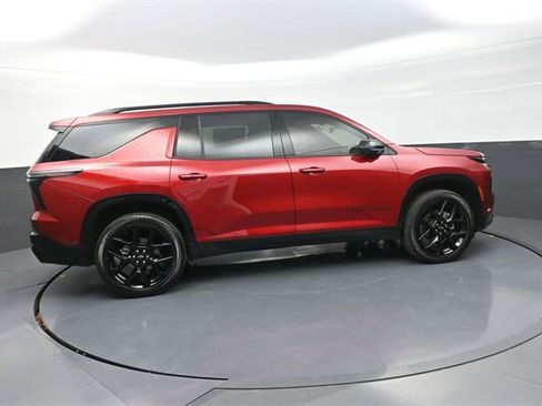 Used 2024 Chevrolet Traverse RS image 8