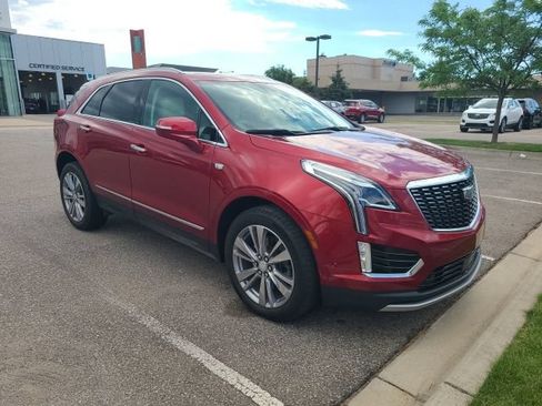 Used 2024 Cadillac XT5 Premium Luxury w/ Technology Package FWD image 8