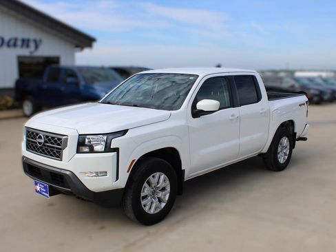 Used 2022 Nissan Frontier SV AWD/4WD image 1