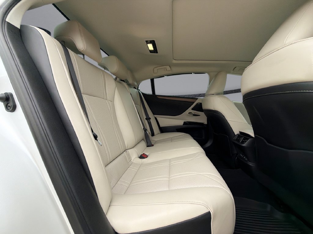 Used 2024 Lexus ES 350 Ultra Luxury w/ Accessory Package (Z2) FWD image 17