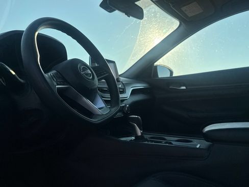 Certified 2025 Nissan Altima 2.5 SV FWD image 38