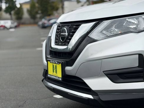 Used 2018 Nissan Rogue S AWD/4WD image 19