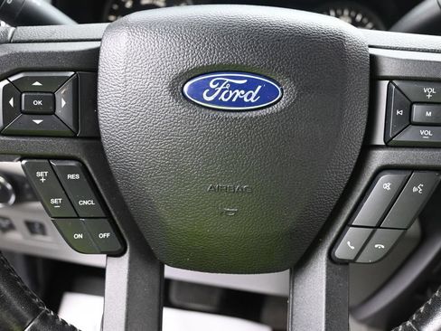 Used 2018 Ford F150 XLT w/ Equipment Group 302A Luxury AWD/4WD image 11