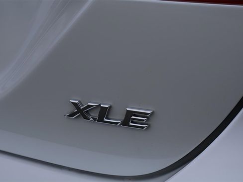 Certified 2020 Toyota Camry XLE image 23