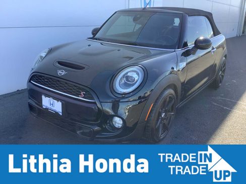 Used 2019 MINI Cooper S w/ Premium Package image 1