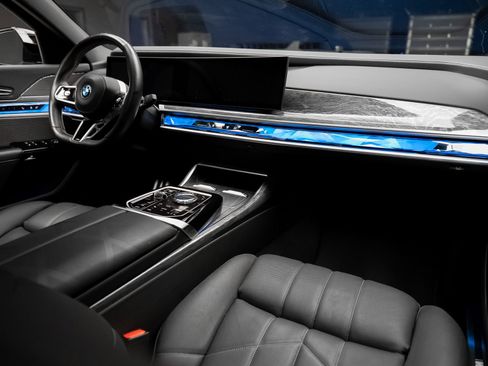 Used 2024 BMW i7 M70 AWD/4WD image 59