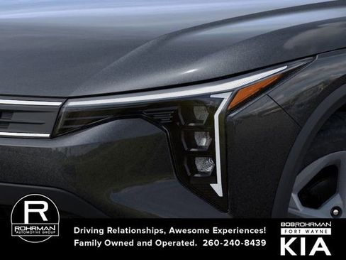 New 2025 Kia K4 LXS image 11