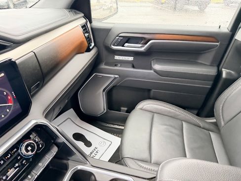 Used 2025 GMC Sierra 1500 Denali w/ Technology Package image 32