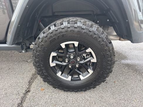 Used 2024 Jeep Gladiator Rubicon image 8