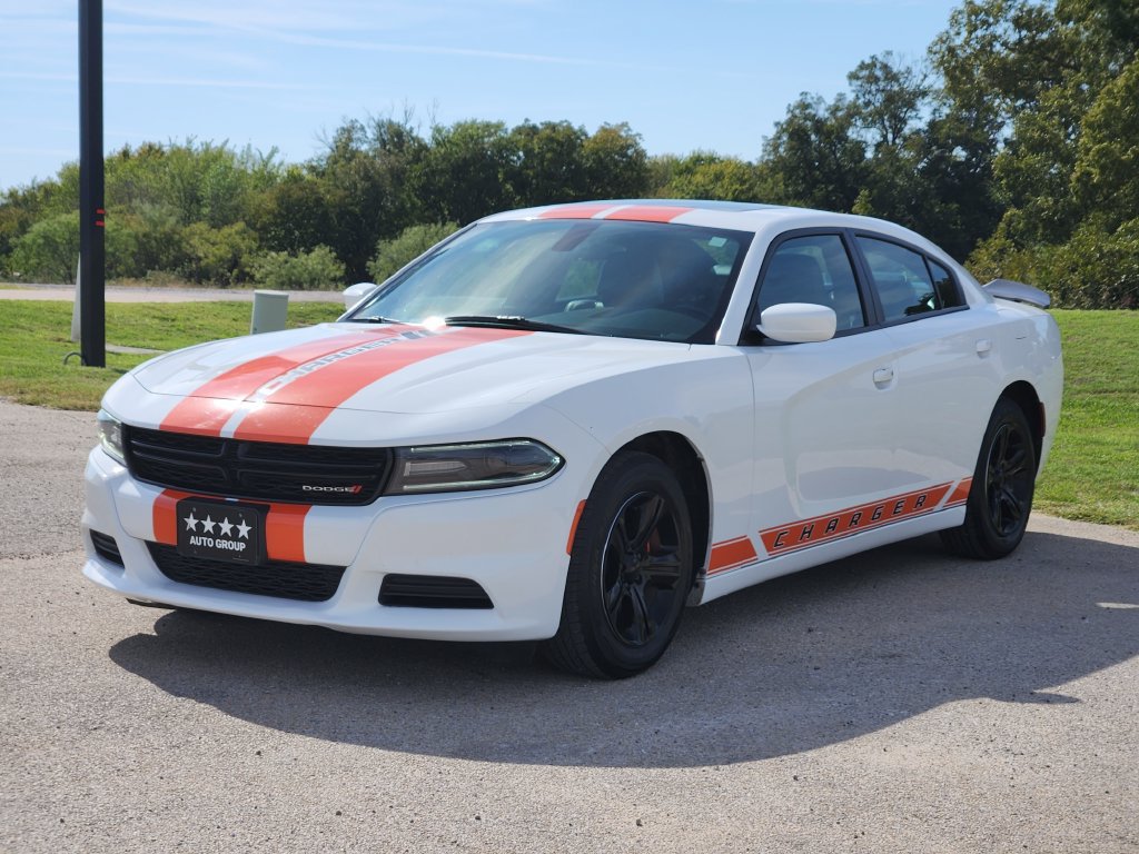Used 2021 Dodge Charger SXT w/ Leather Interior Group RWD image 3