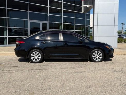 Used 2023 Toyota Corolla LE FWD image 2