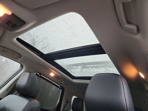 Certified 2024 Nissan Pathfinder Platinum w/ Lighting Package (N93) image 16