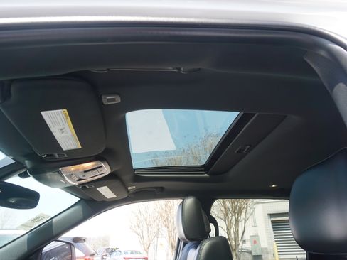 Used 2022 Jeep Grand Cherokee Limited image 8