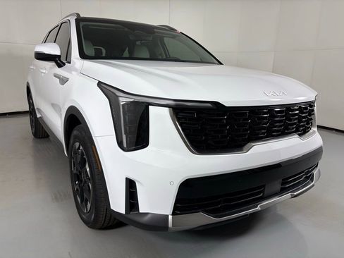 New 2026 Kia Sorento S w/ S Panoramic Sunroof Package image 3