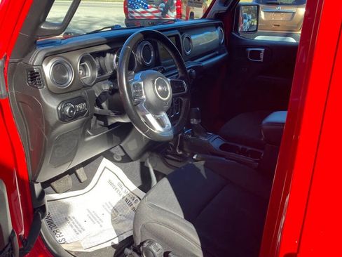 Used 2020 Jeep Wrangler Unlimited Sahara image 11