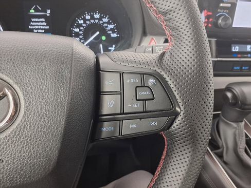 Used 2023 Toyota Sienna LE image 13