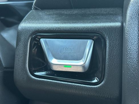 Used 2025 GMC Yukon Denali AWD/4WD image 27