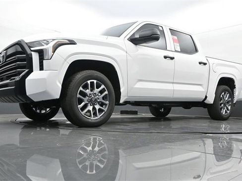 New 2026 Toyota Tundra SR image 25