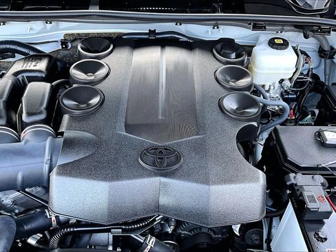 Certified 2024 Toyota 4Runner SR5 Premium image 33