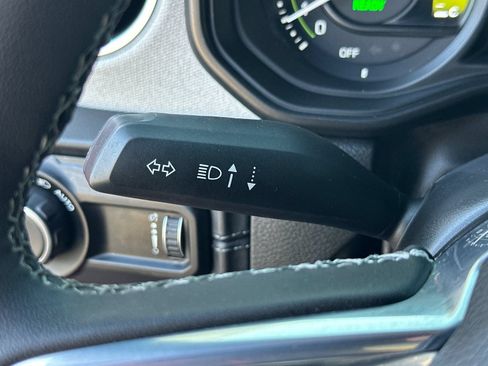 Used 2025 Jeep Wrangler Unlimited Sahara AWD/4WD image 29