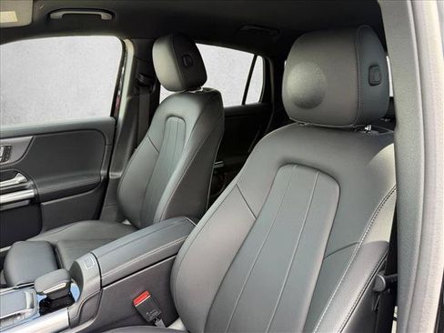 Used 2022 Mercedes-Benz GLA 250 4MATIC image 11